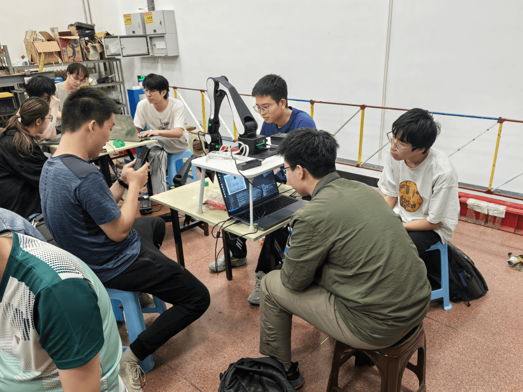 清华大学土木工程系智能结构搭建实训
